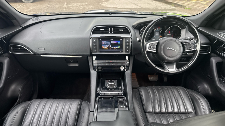 Jaguar F-Pace 2.0d Portfolio 5dr Auto AWD Diesel Estate